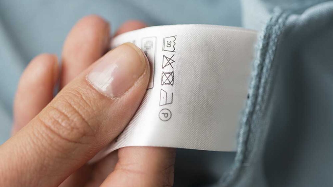Crea diseños de etiquetas de ropa y personaliza tus productos