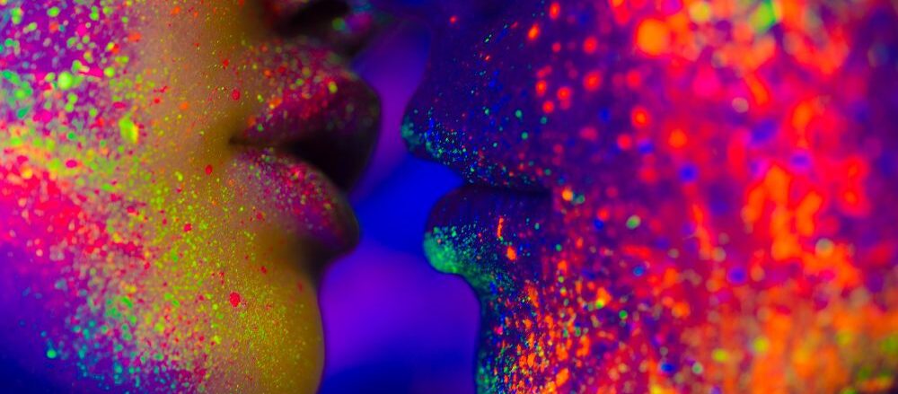 Qué son los colores flúor y cómo aplicarlos correctamente en diseño