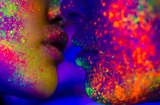 Qué son los colores flúor y cómo aplicarlos correctamente en diseño